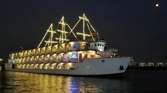 インドシナ号 ディナークルーズ